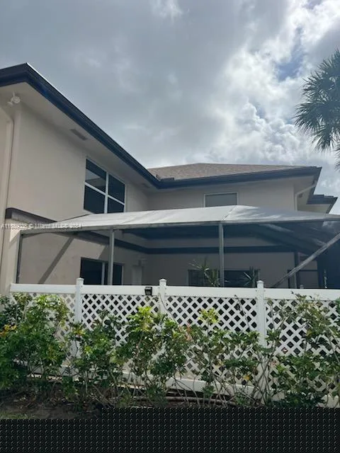 5 Amherst Ct # D, Royal Palm Beach, FL 33411 photo 2