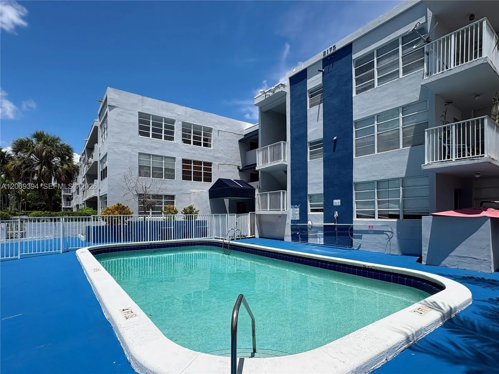 2175 NE 170th St # 104, North Miami Beach, FL 33162 — zdjęcie 3