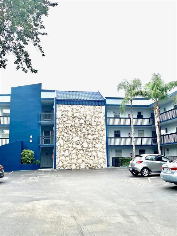 3130 Holiday Springs Boulevard # 104, Margate, FL 33063 photo 4