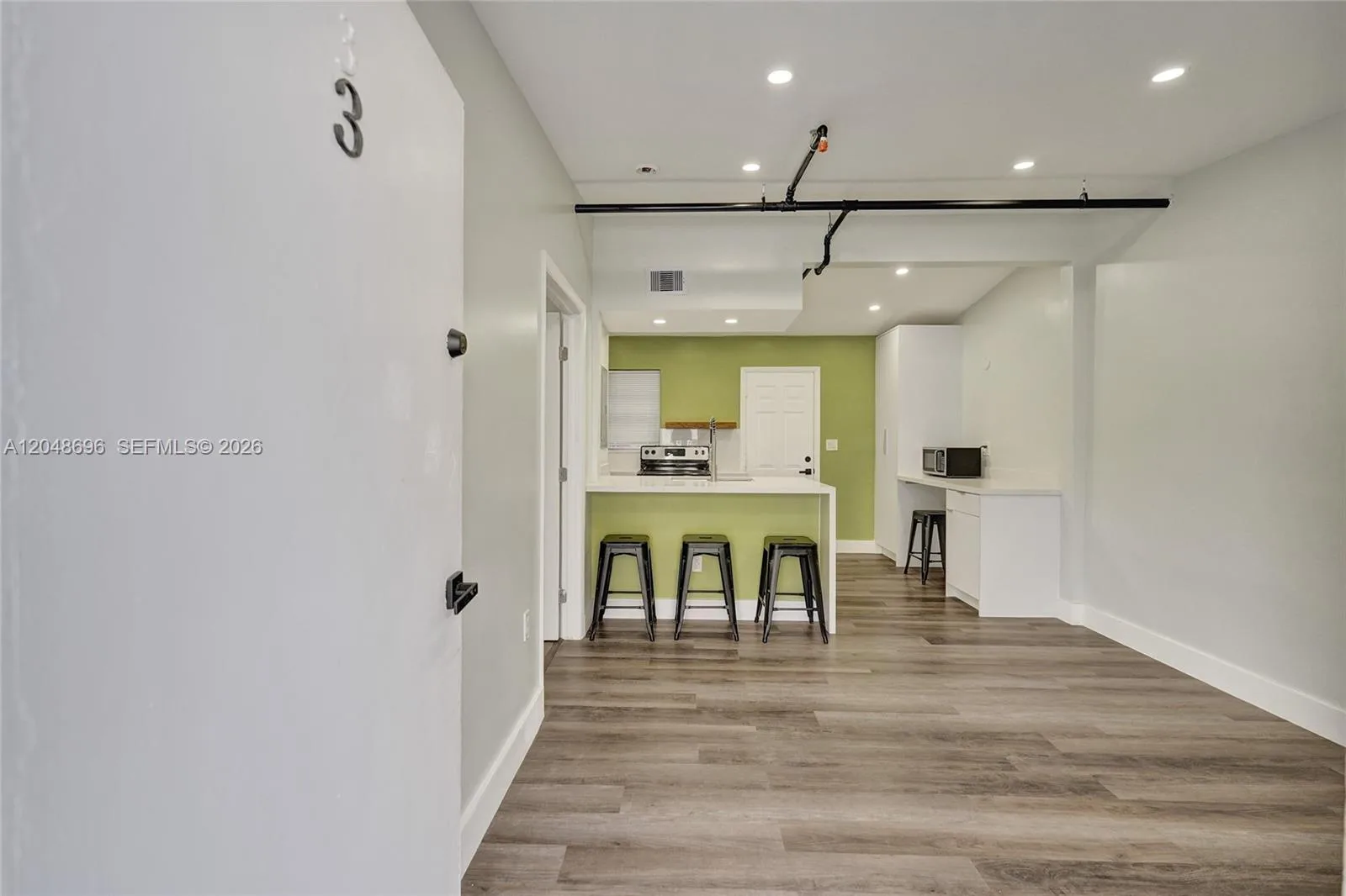 1085 NE 126th St # 3, North Miami, FL 33161 photo 4