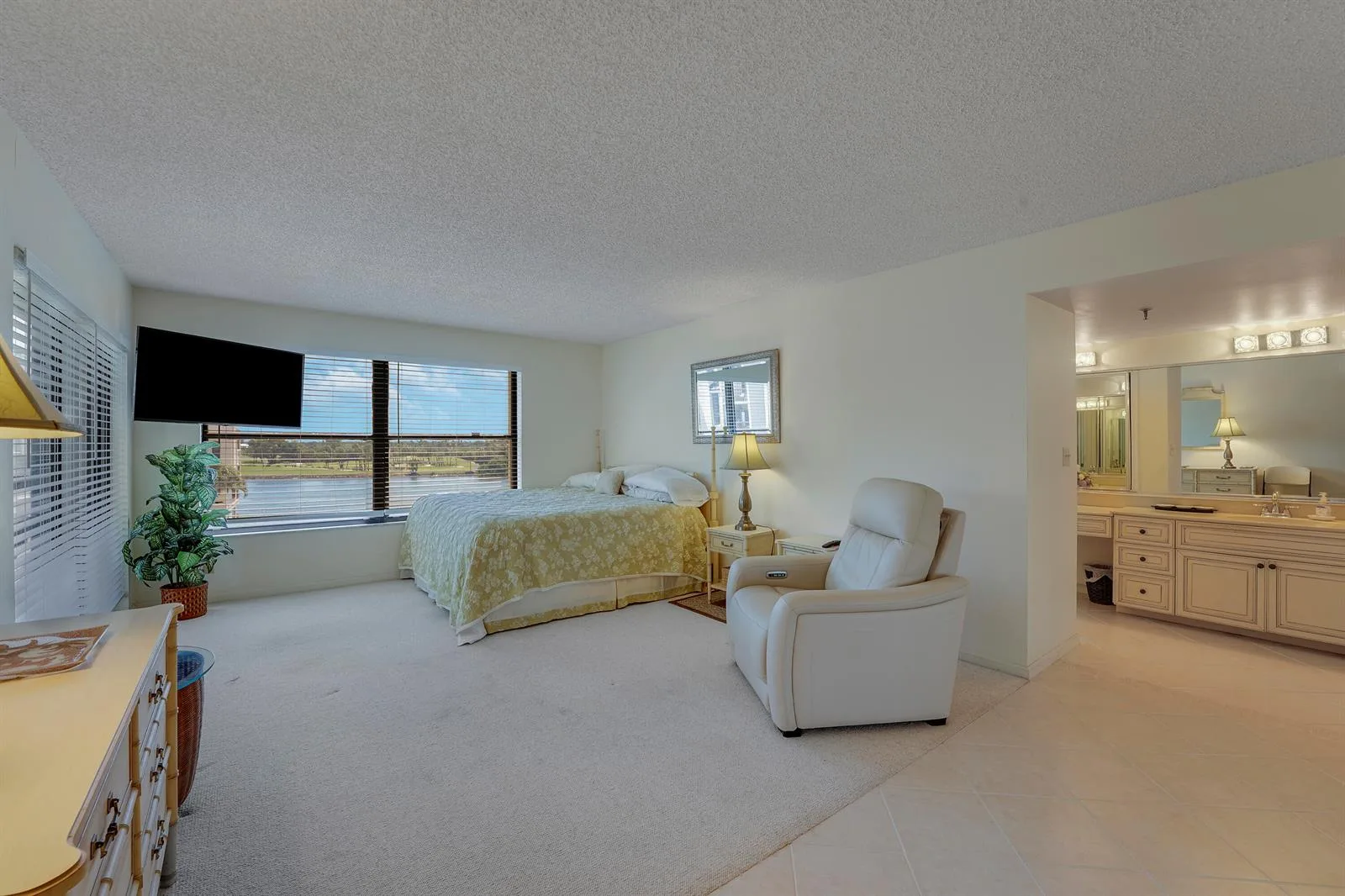 372 Golfview Road # 403, North Palm Beach, FL 33408 photo 6