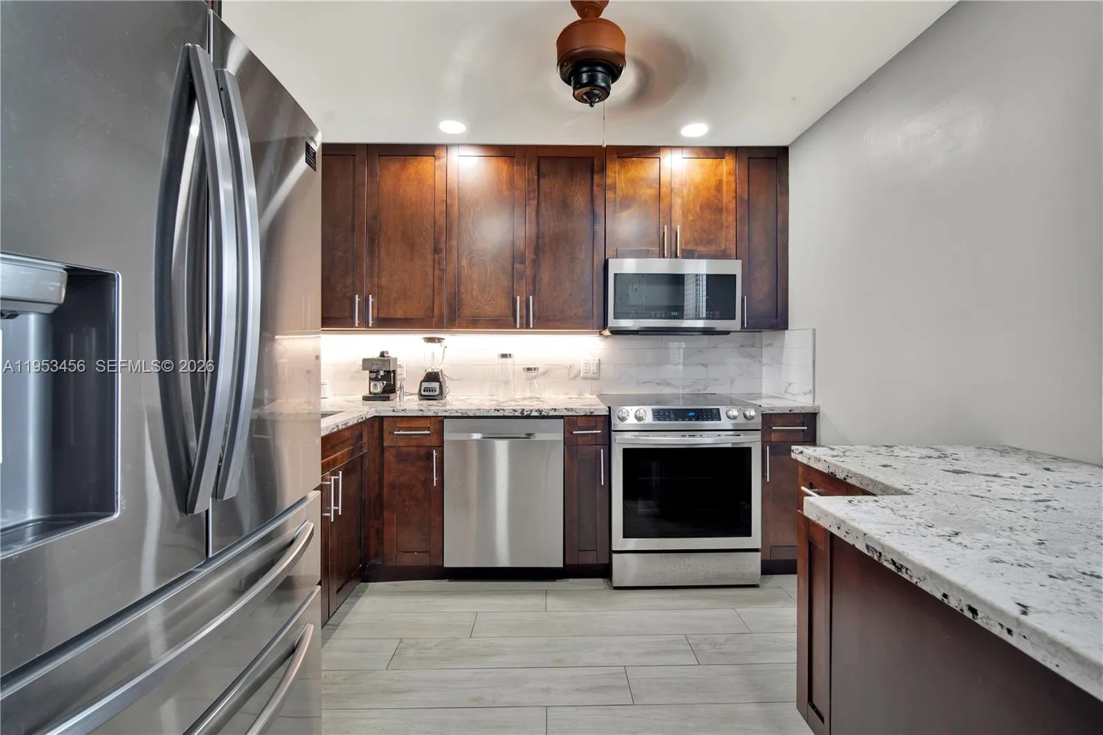 950 Hillcrest Dr # 414, Hollywood, FL 33021 photo 11
