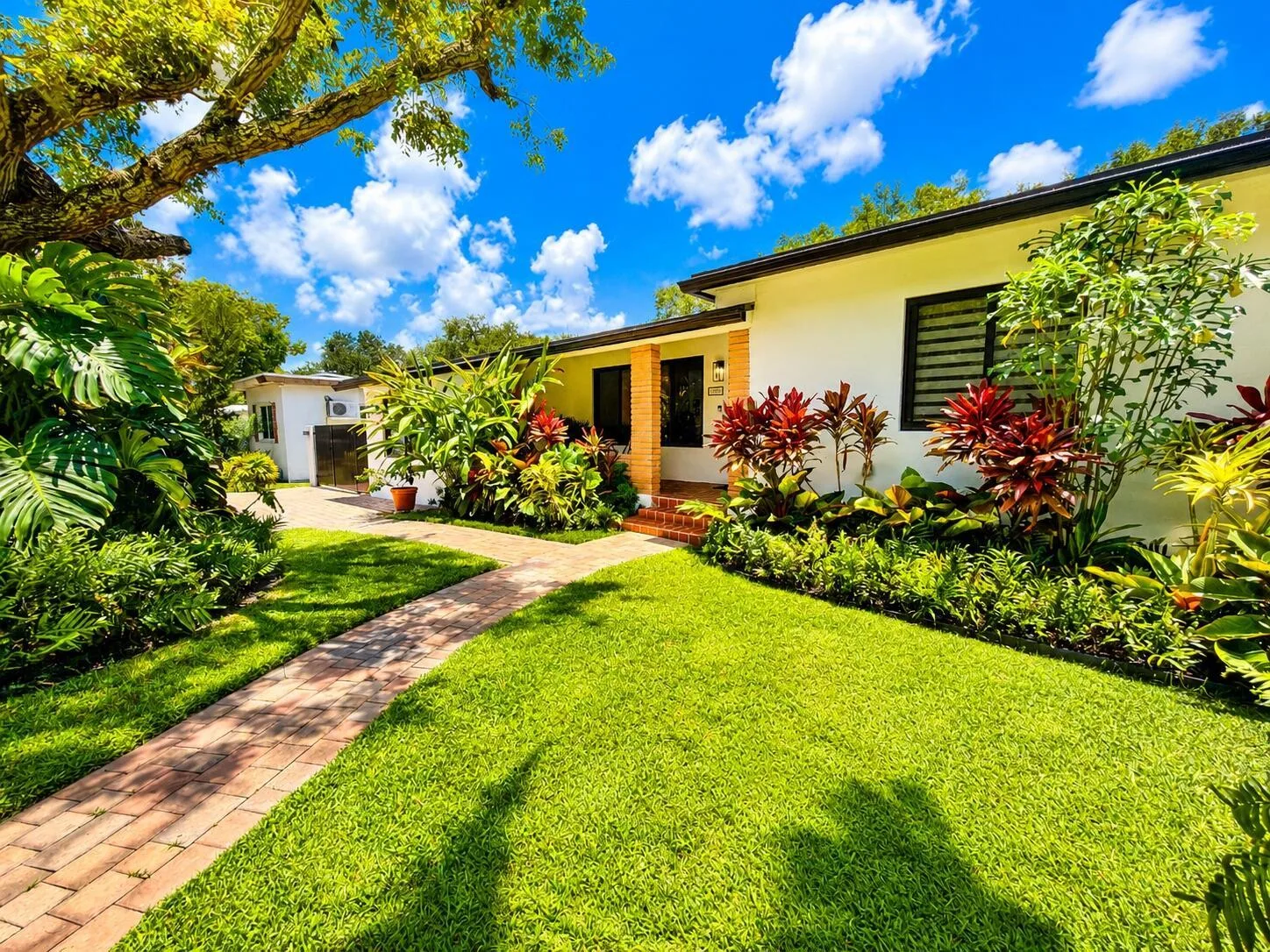 13231 NW 1st Avenue, Miami, FL 33168