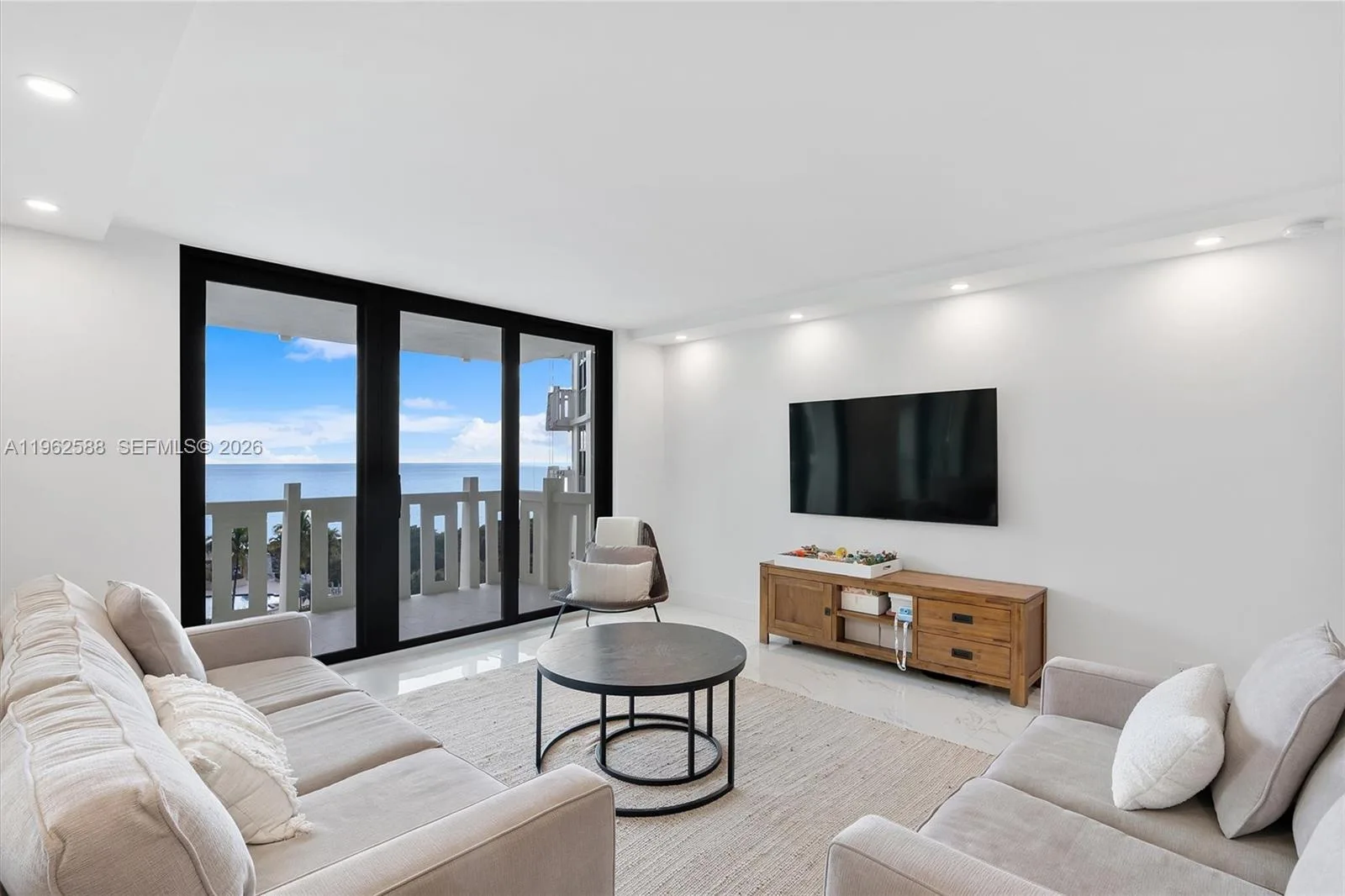 1121 Crandon Blvd # D806, Key Biscayne, FL 33149