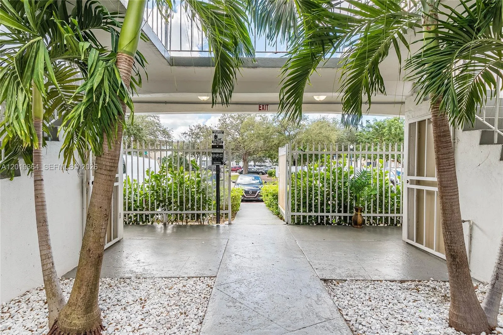 6905 Rue Vendome # 8, Miami Beach, FL 33141