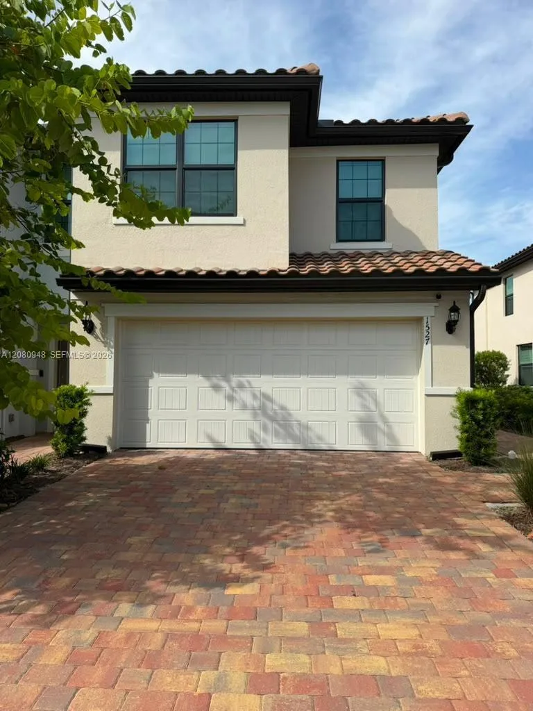1527 Fells Cove Ln # 1527, Cape Coral, FL 33909