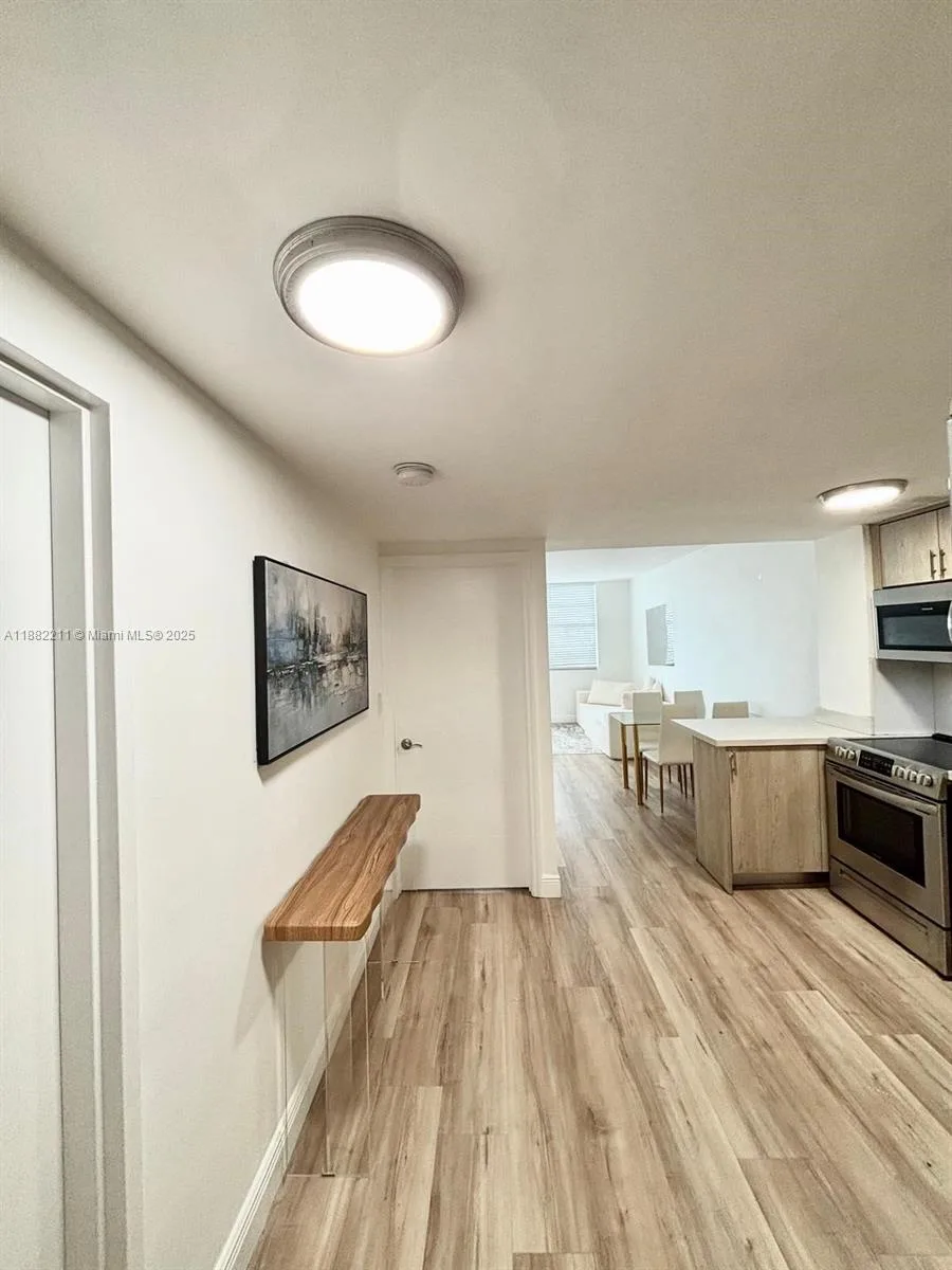 801 Brickell Bay Dr # 1066, Miami, FL 33131 photo 2