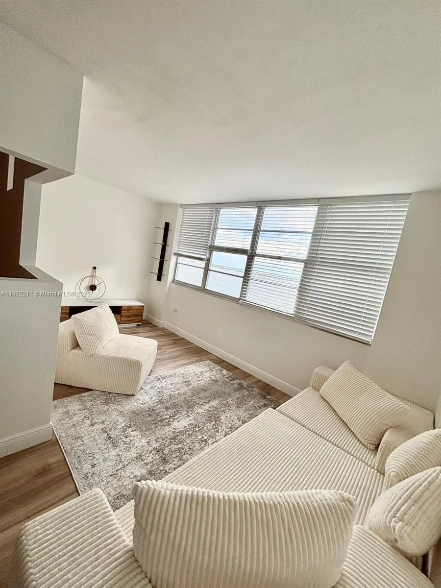 801 Brickell Bay Dr # 1066, Miami, FL 33131 photo 5