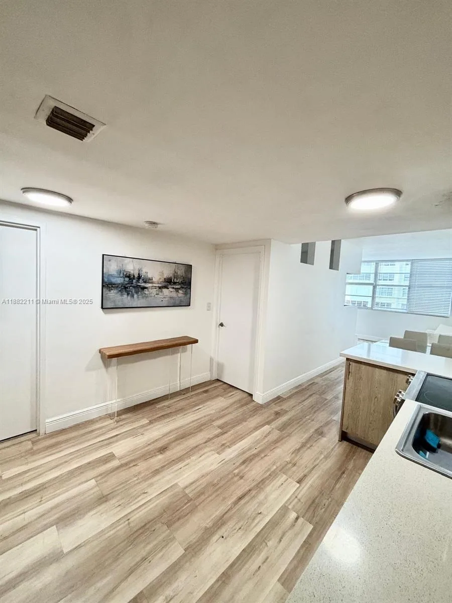 801 Brickell Bay Dr # 1066, Miami, FL 33131 photo 8