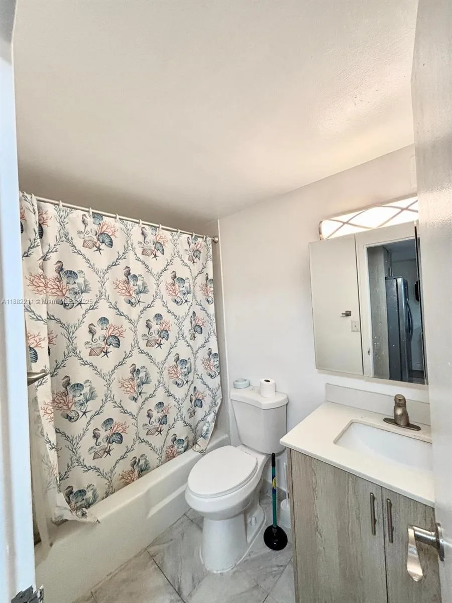 801 Brickell Bay Dr # 1066, Miami, FL 33131 photo 9