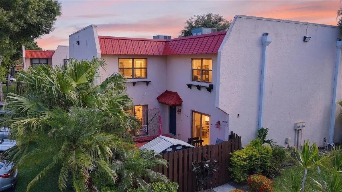 6351 Seven Springs Boulevard # B, FL 33463