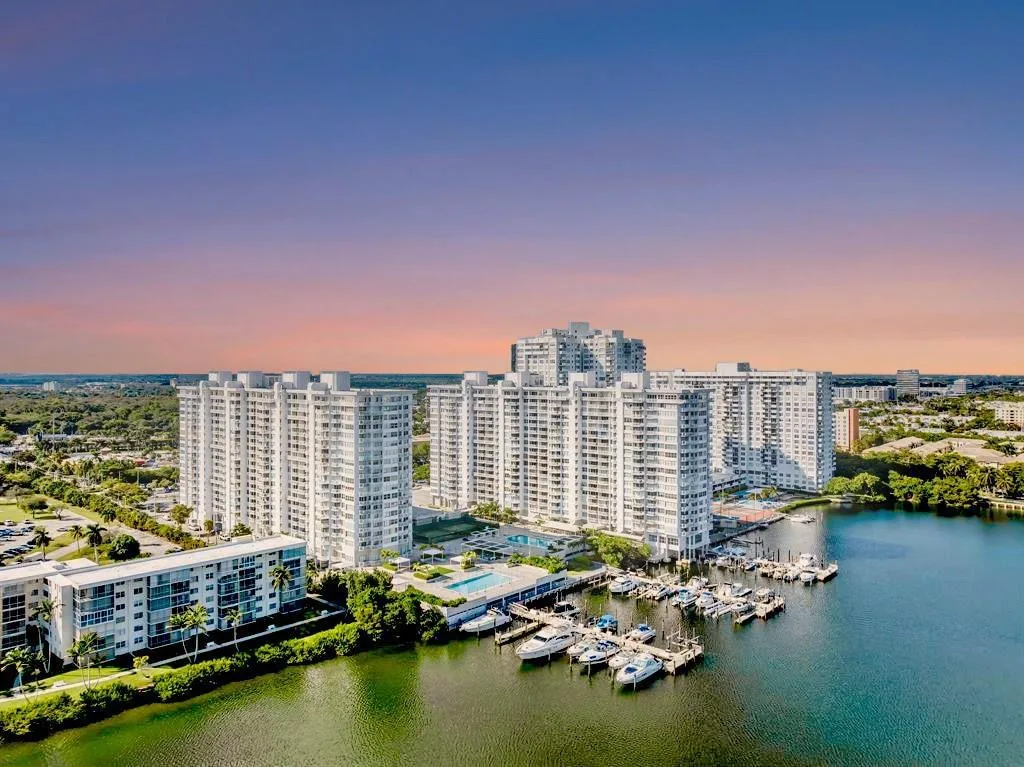 18031 Biscayne Boulevard # 1104, Aventura, FL 33160 photo 3