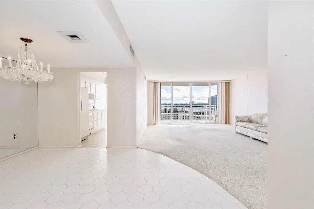 18031 Biscayne Boulevard # 1104, Aventura, FL 33160 photo 4