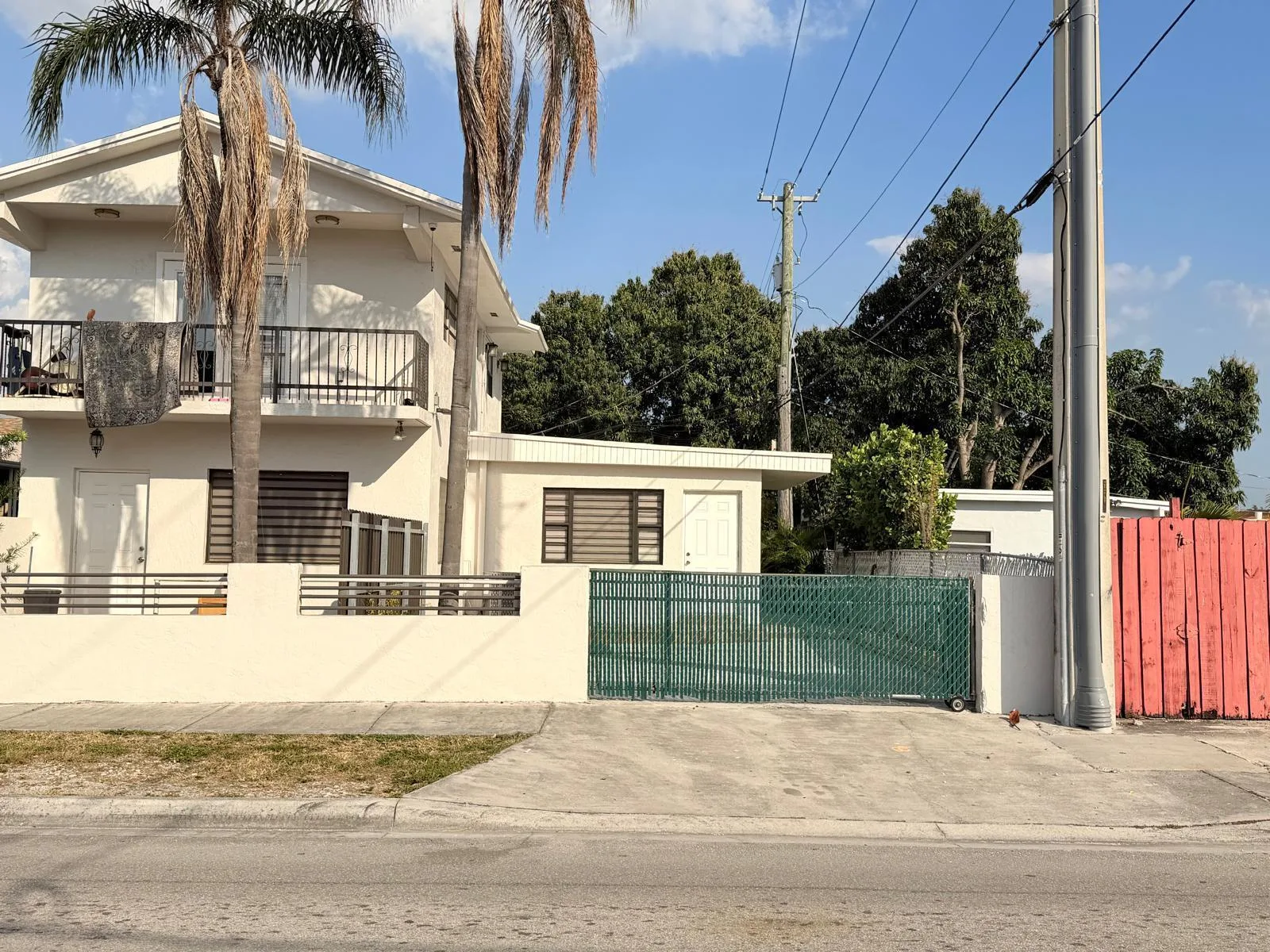 1390 W 37th Street # 101, Hialeah, FL 33012
