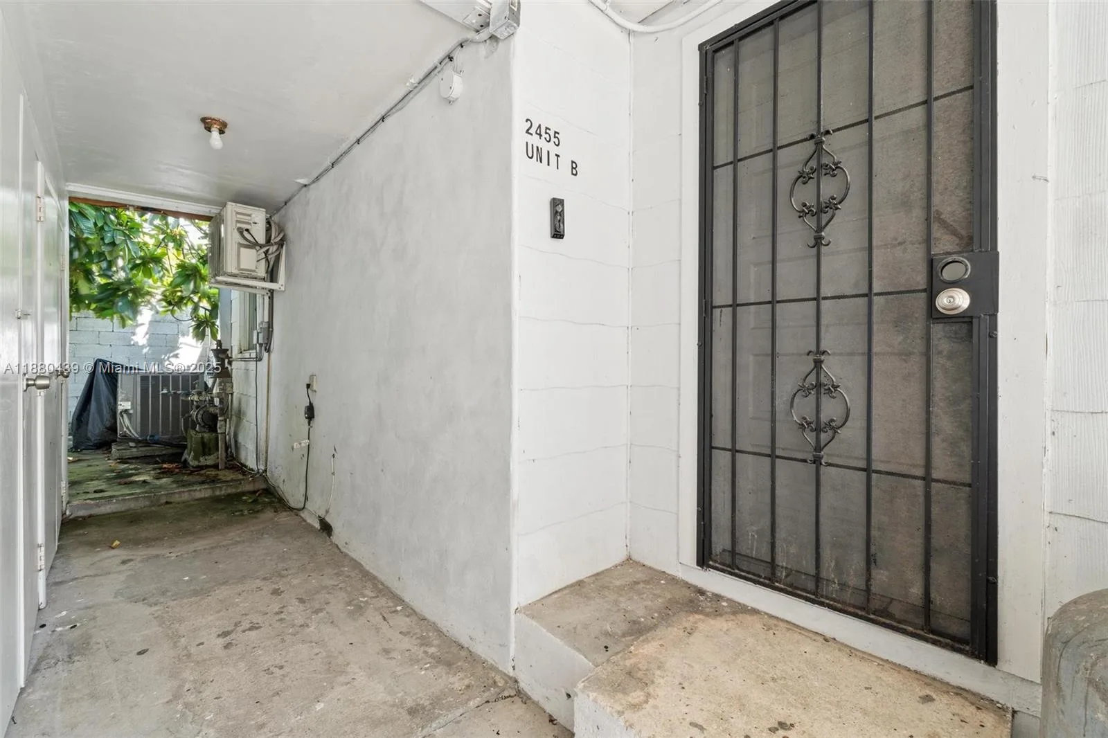 2453 SW 17th St # 2, Miami, FL 33145