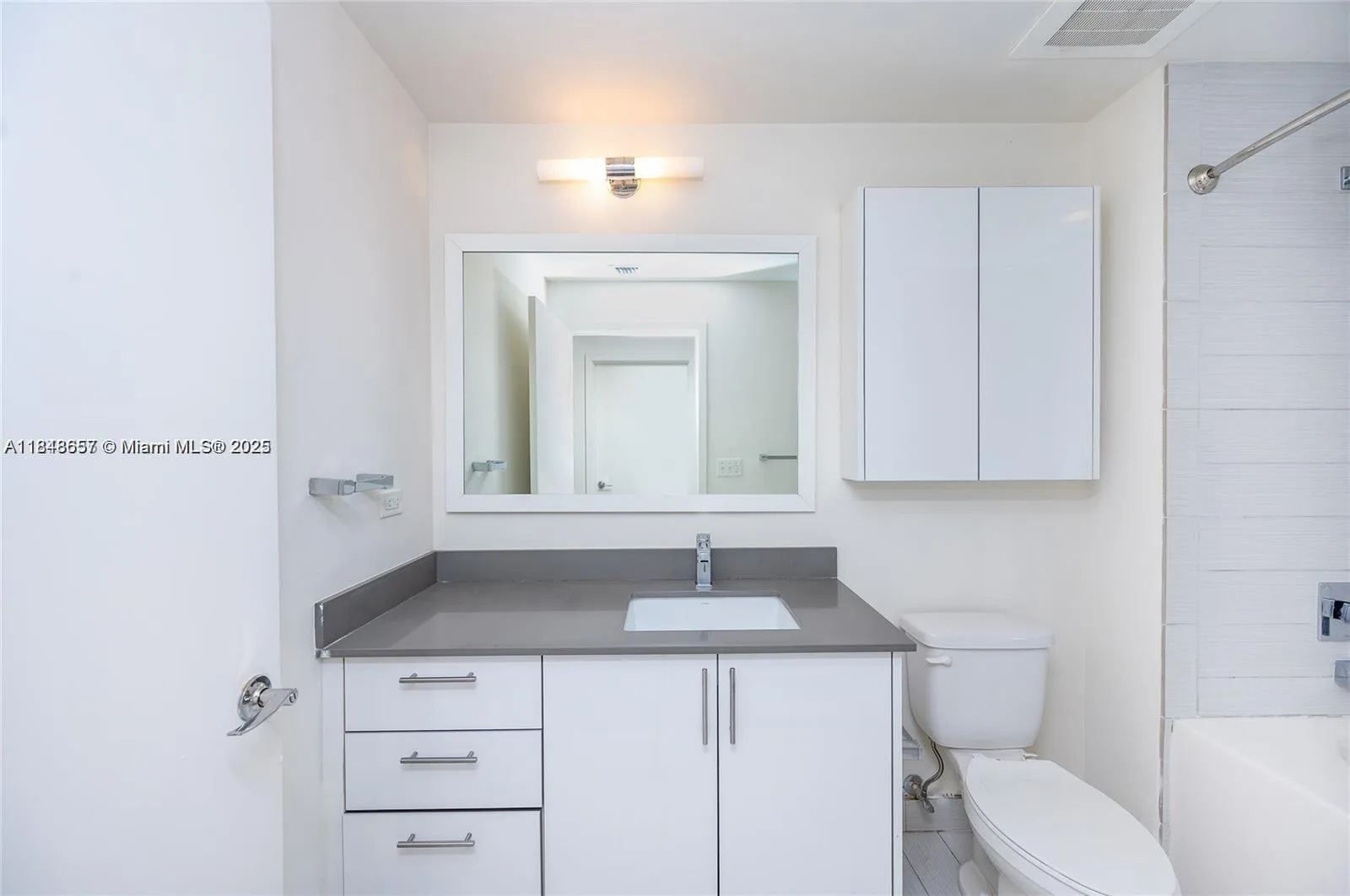 999 SW 1st Ave # 2717, Miami, FL 33130 photo 12