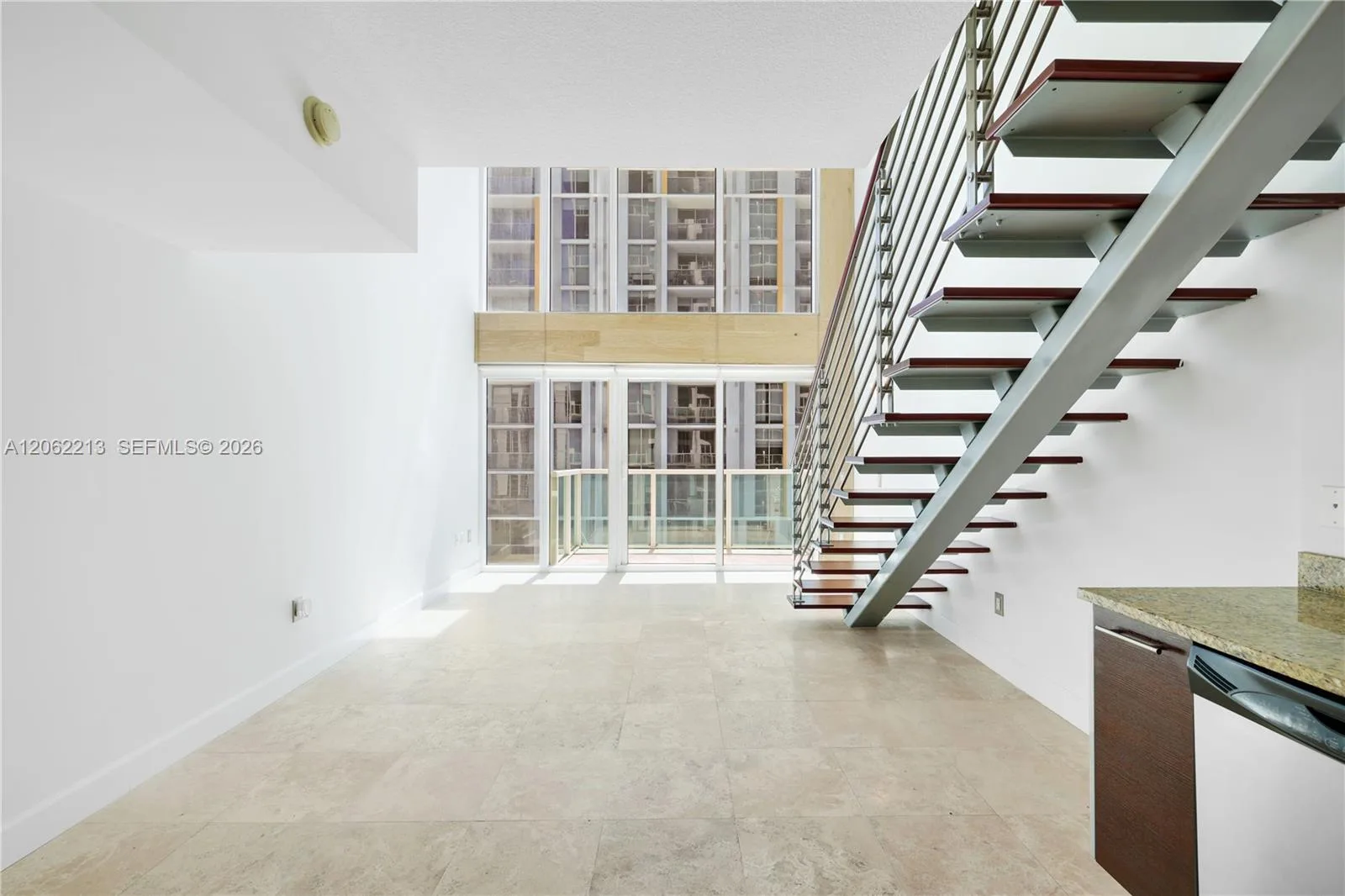 41 SE 5th St # 906, Miami, FL 33131 photo 3