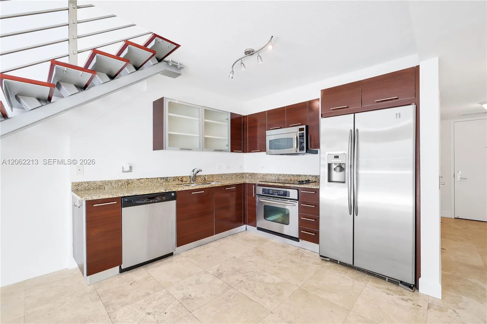 41 SE 5th St # 906, Miami, FL 33131 photo 5
