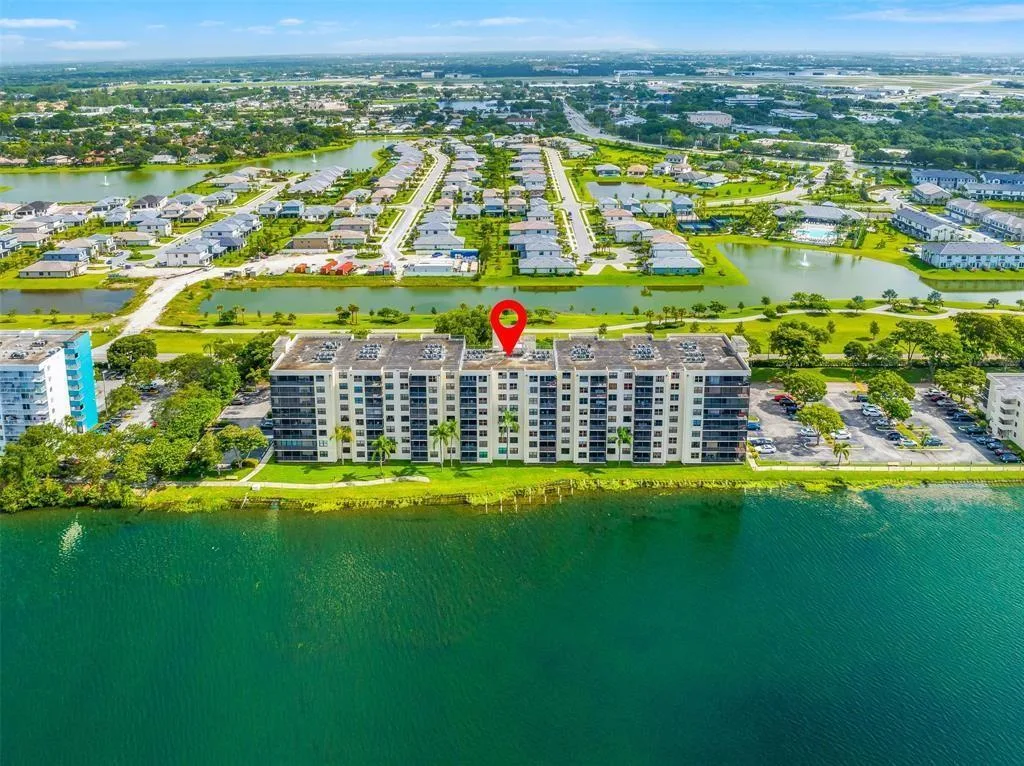 105 Lake Emerald Drive # 711, Oakland Park, FL 33309