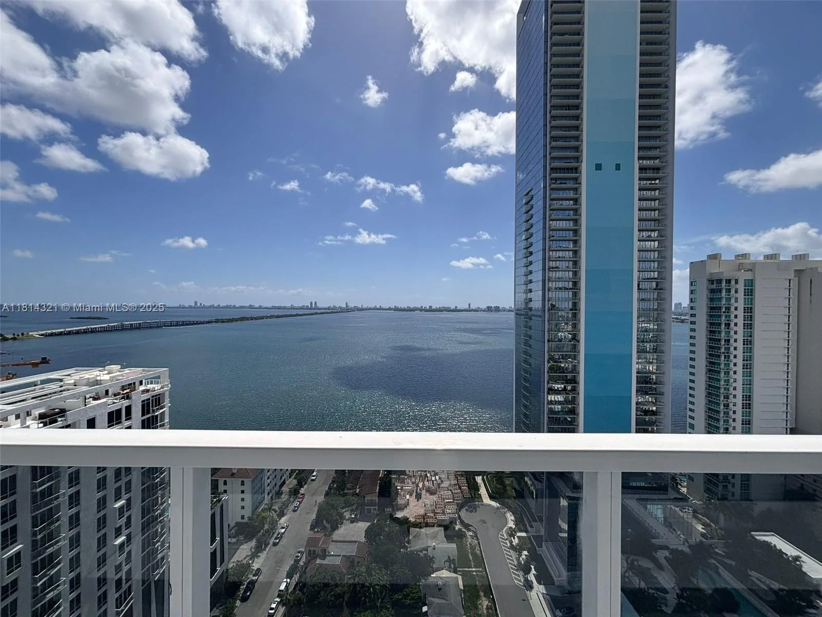 600 NE 27th St # 2704, Miami, FL 33137 photo 3