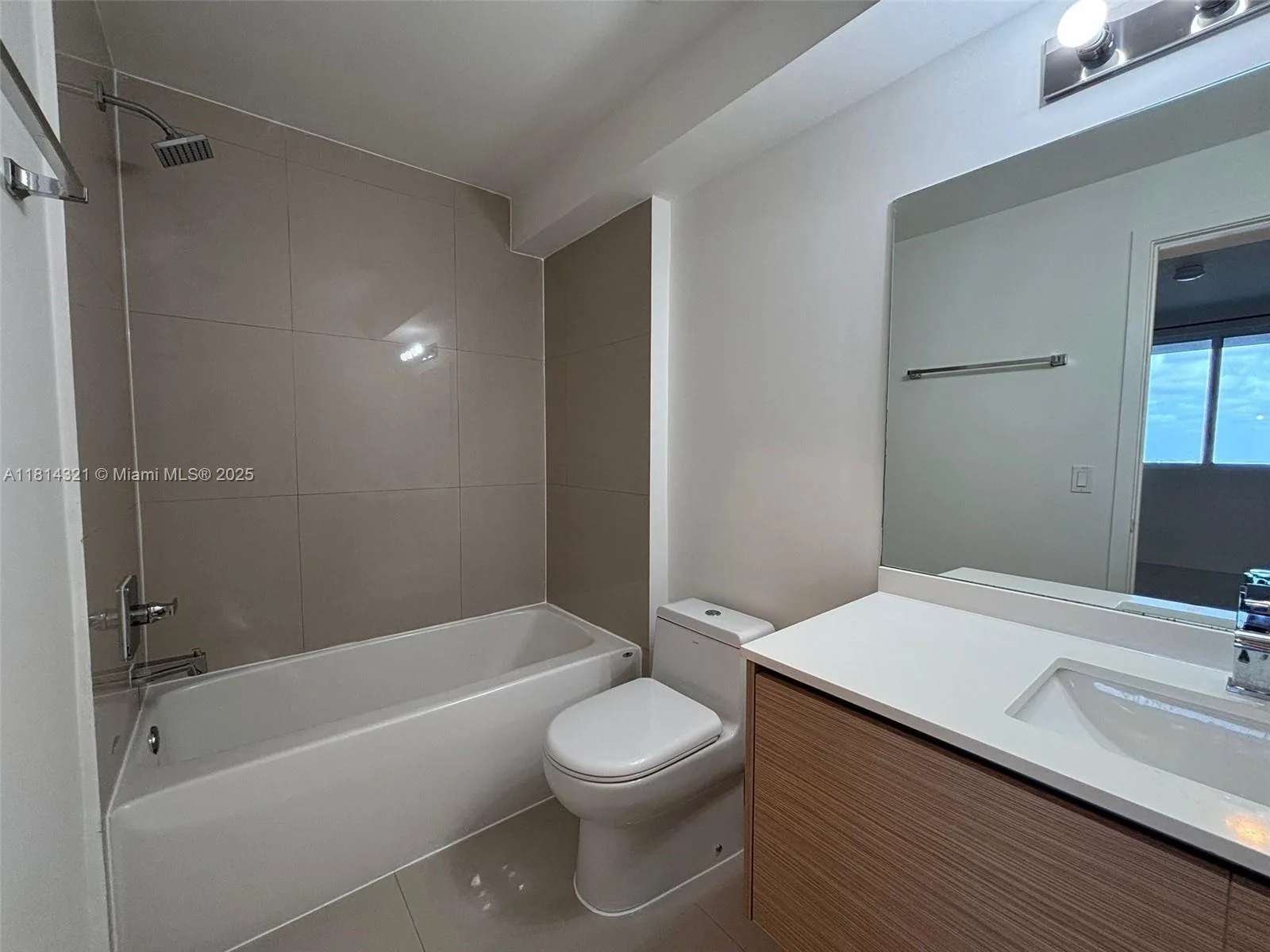 600 NE 27th St # 2704, Miami, FL 33137 photo 9