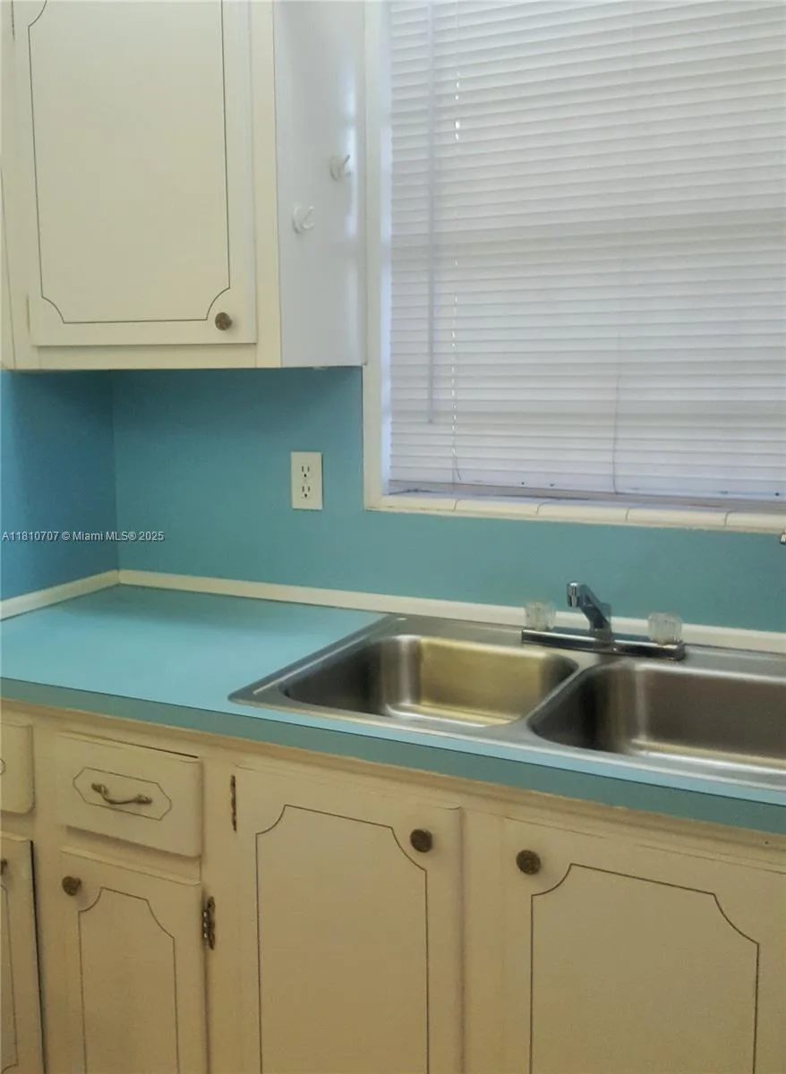 19080 NE 3rd Ct # 318, Miami, FL 33179 photo 6