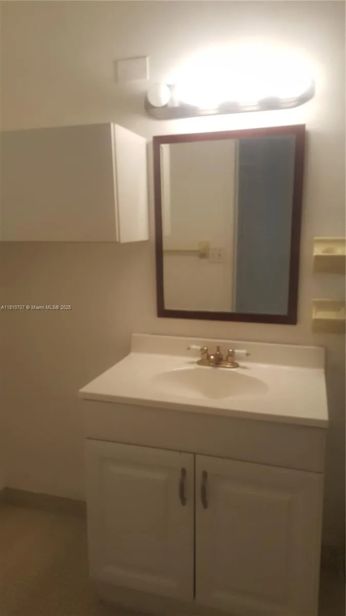 19080 NE 3rd Ct # 318, Miami, FL 33179 photo 7