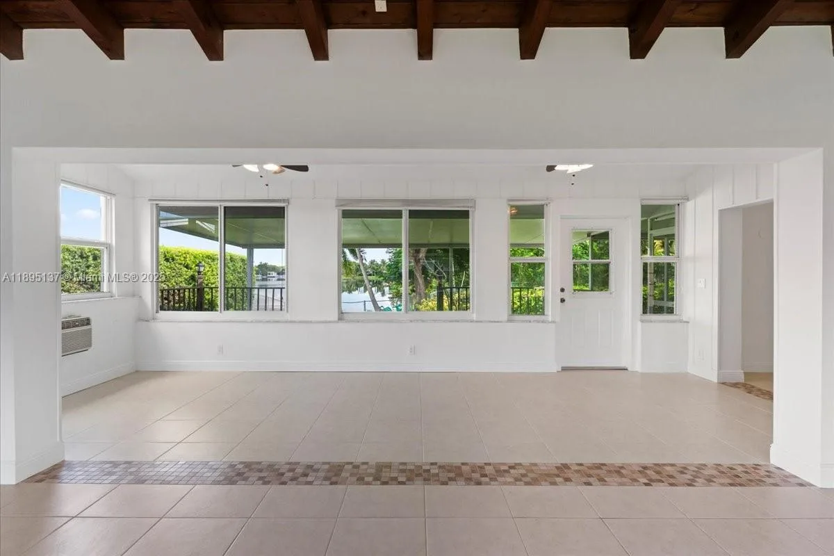 1961 NE 188th St, Miami, FL 33179 photo 8