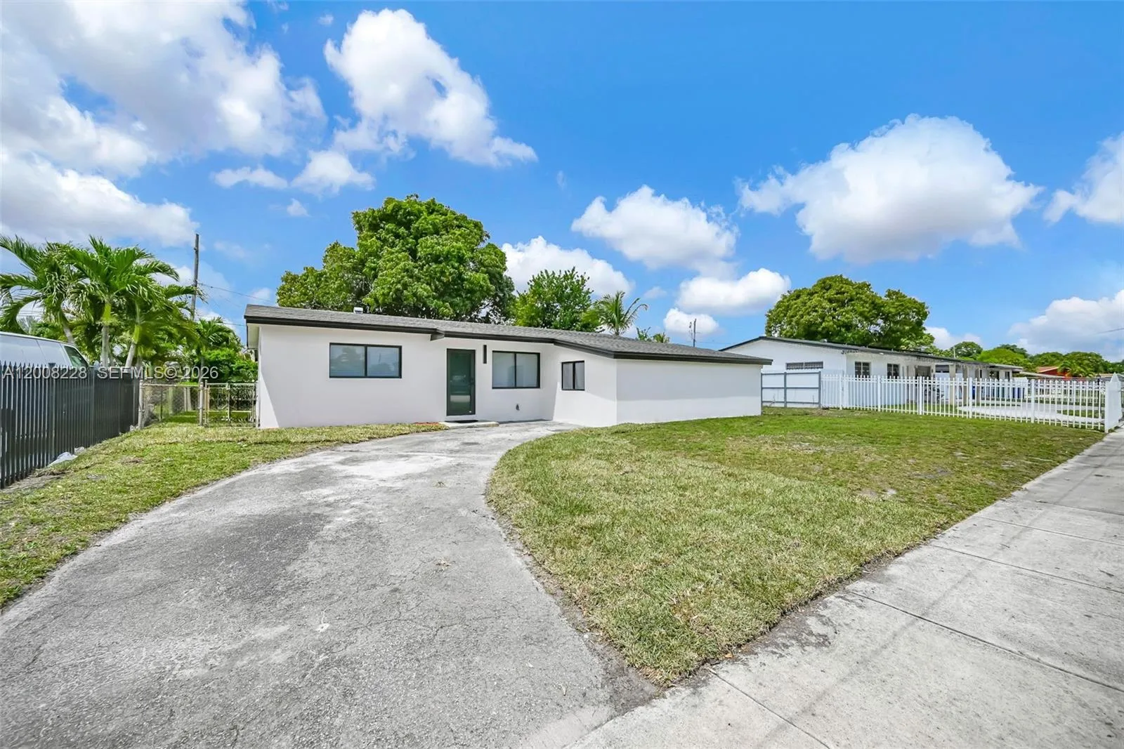 18530 NW 42nd Ave, Miami Gardens, FL 33055 photo 2