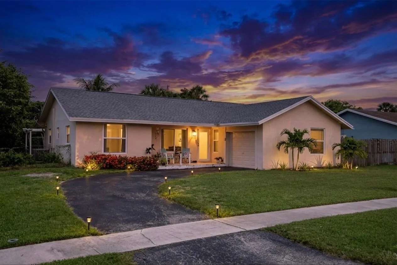 9544 Richmond Circle, Boca Raton, FL 33434