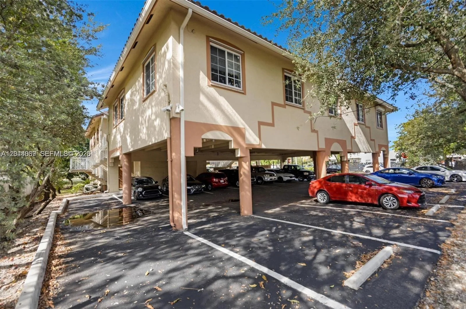 5595 Orange Dr # 101, Davie, FL 33314 photo 3