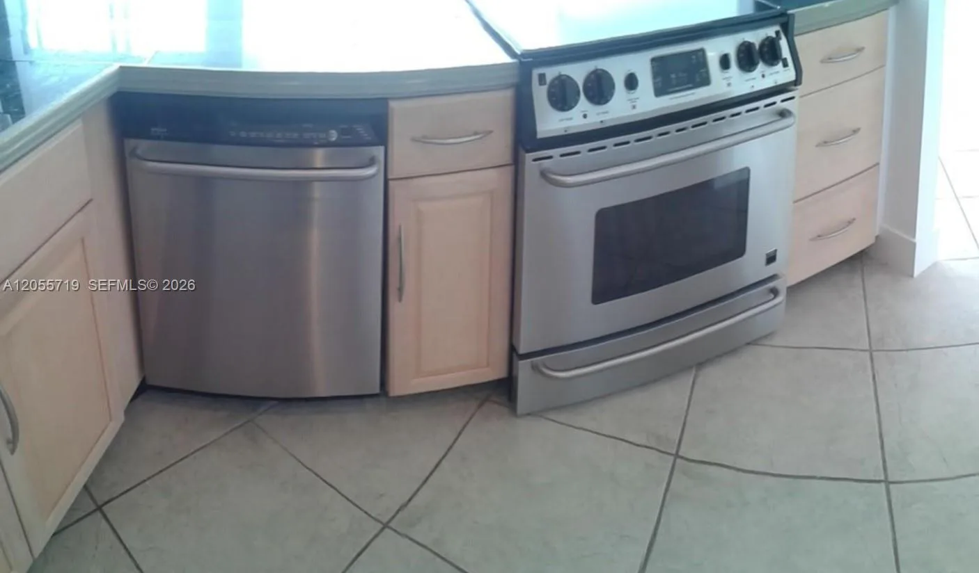 11930 N Bayshore Dr # 1006, North Miami, FL 33181 photo 7