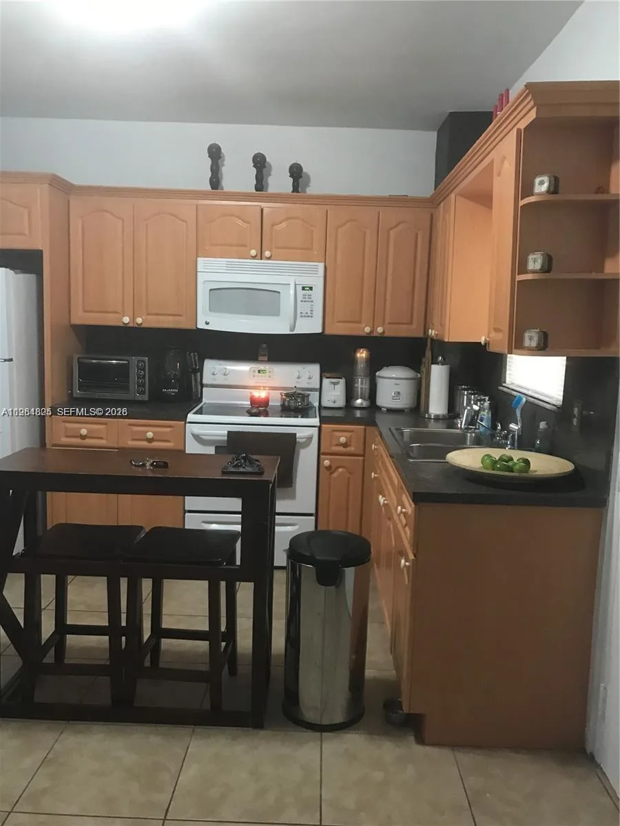 1960 Marseille Dr # 305, Miami Beach, FL 33141 photo 7