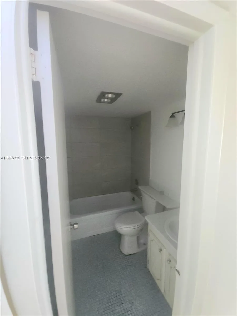 36 Windsor # B, West Palm Beach, FL 33417 photo 7