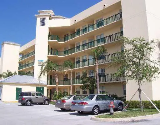 27 Royal Palm Way # 406, Boca Raton, FL 33432