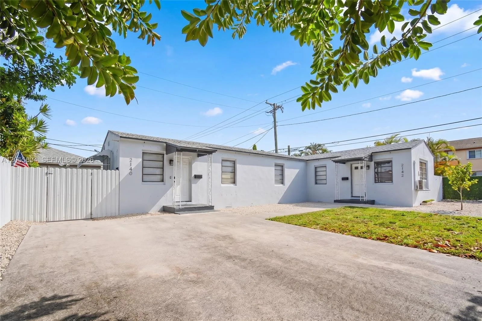 2140 Monroe Ter, Hollywood, FL 33020 photo 2