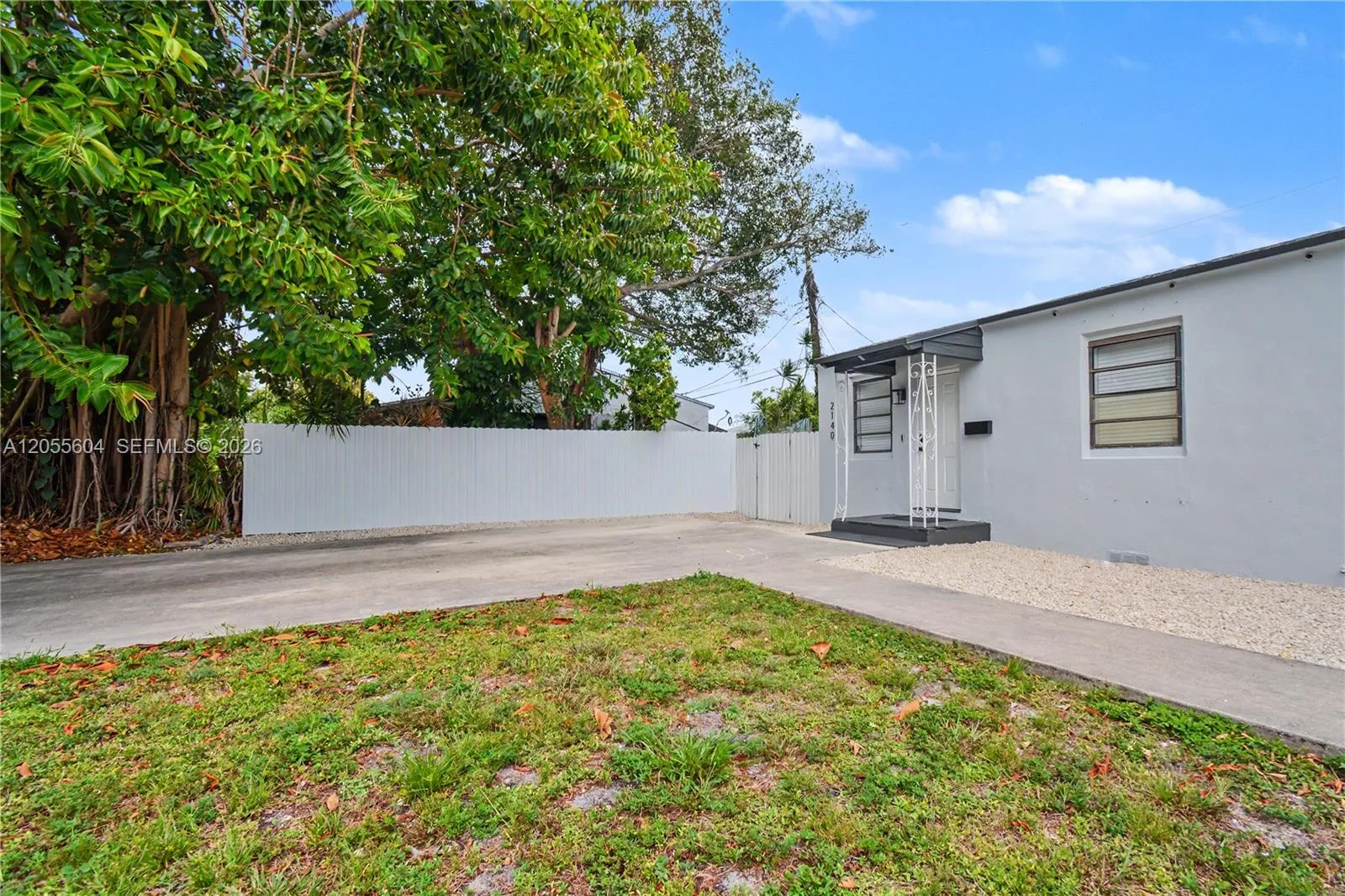 2140 Monroe Ter, Hollywood, FL 33020 photo 3