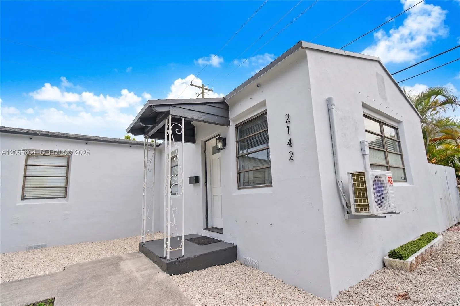2140 Monroe Ter, Hollywood, FL 33020 photo 4