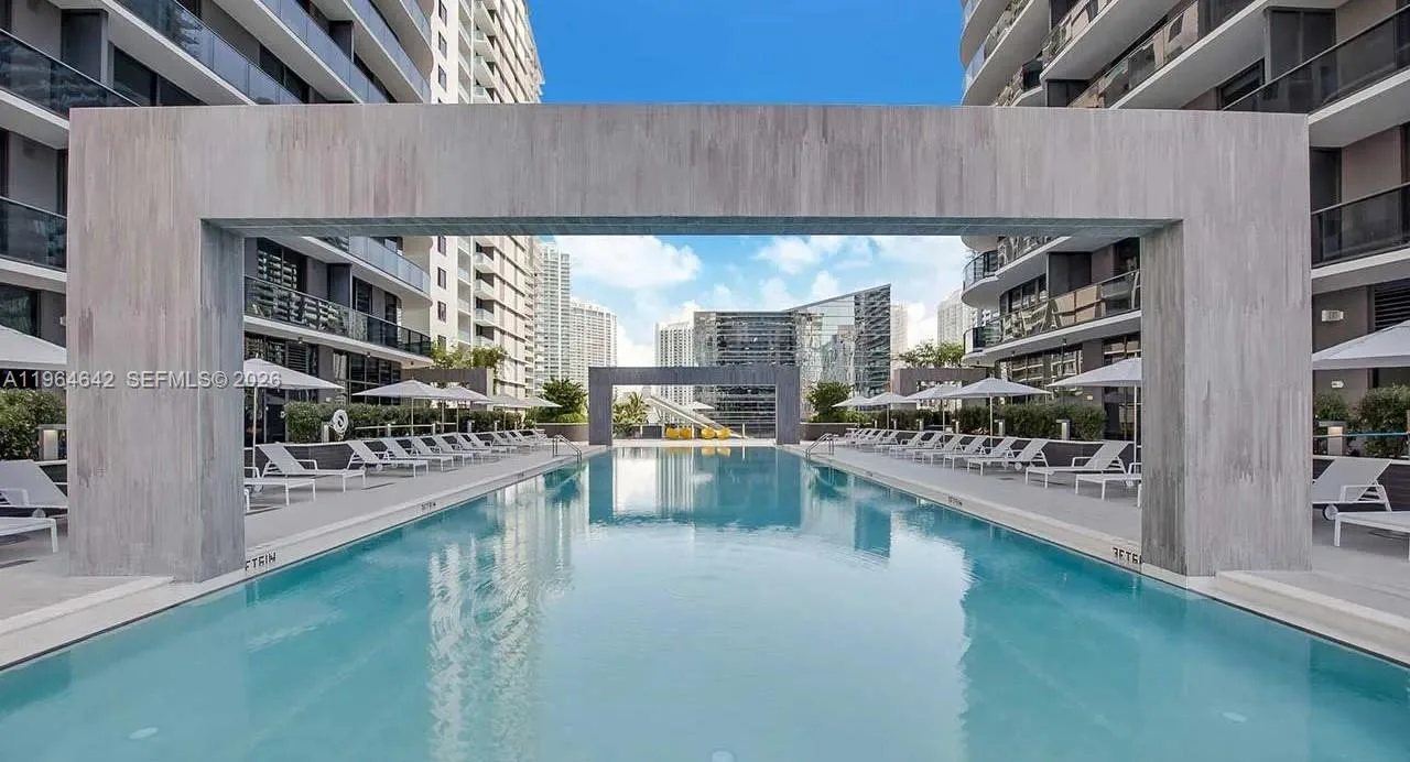 45 SW 9th St # 3210, Miami, FL 33130 photo 9