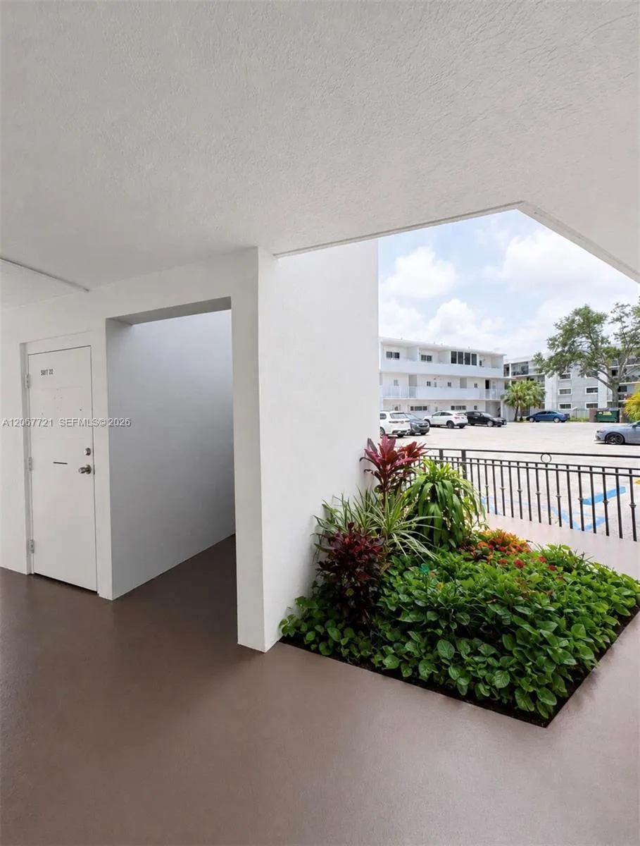 5611 W 25th Ct # 8A, Hialeah, FL 33016 photo 4