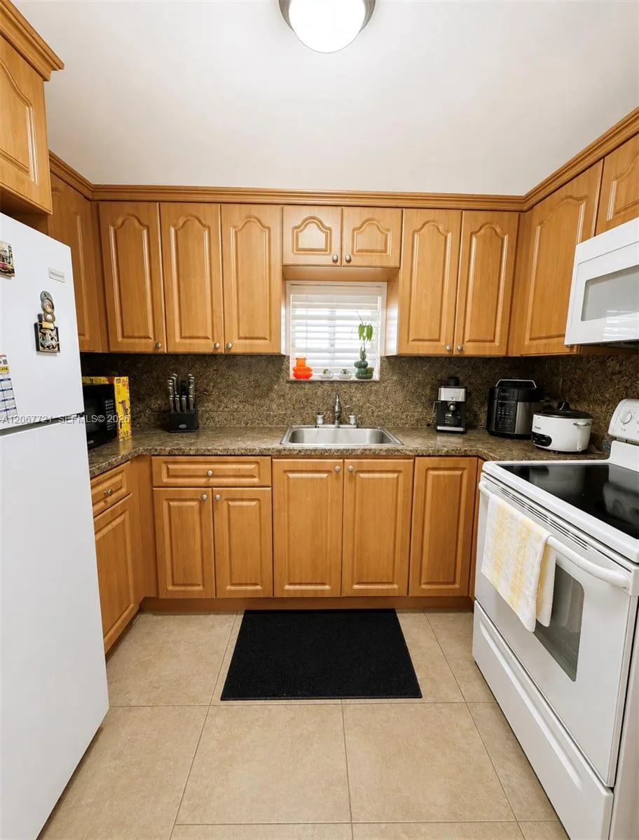 5611 W 25th Ct # 8A, Hialeah, FL 33016 photo 8