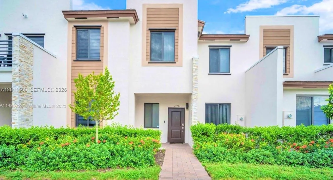 21443 NE 2nd Path # 21443, Miami, FL 33179