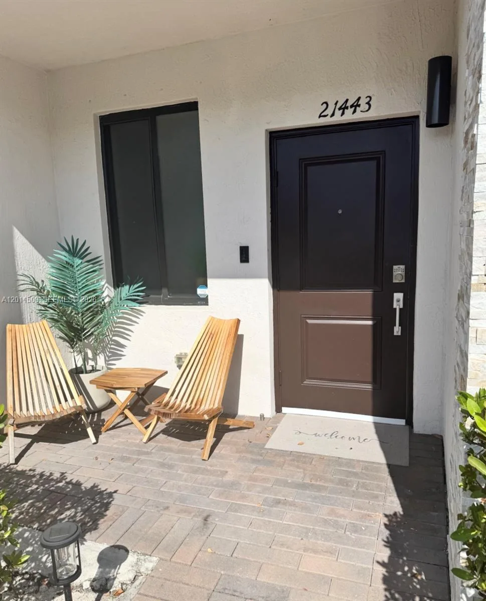 21443 NE 2nd Path # 21443, Miami, FL 33179 photo 3