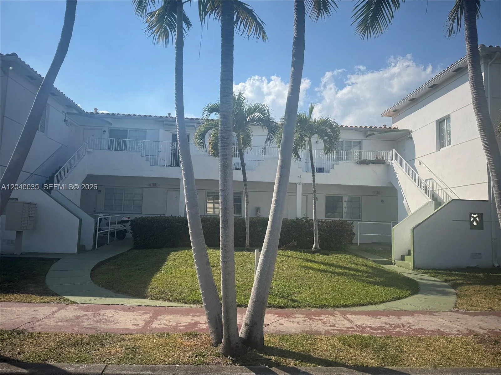 7130 Rue Versailles # 11, Miami Beach, FL 33141