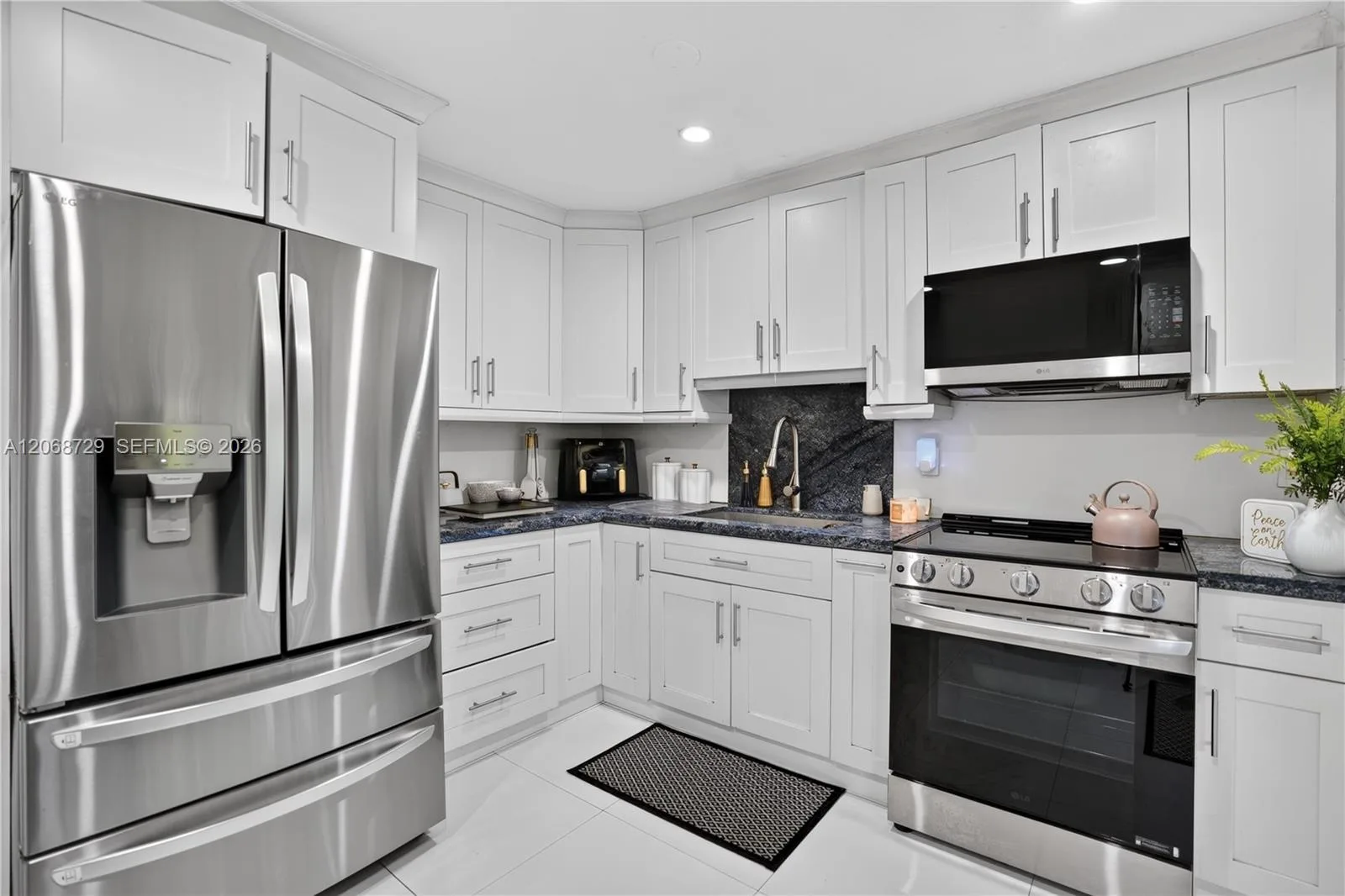 2050 SW 122nd Ave # 21, Miami, FL 33175 photo 11