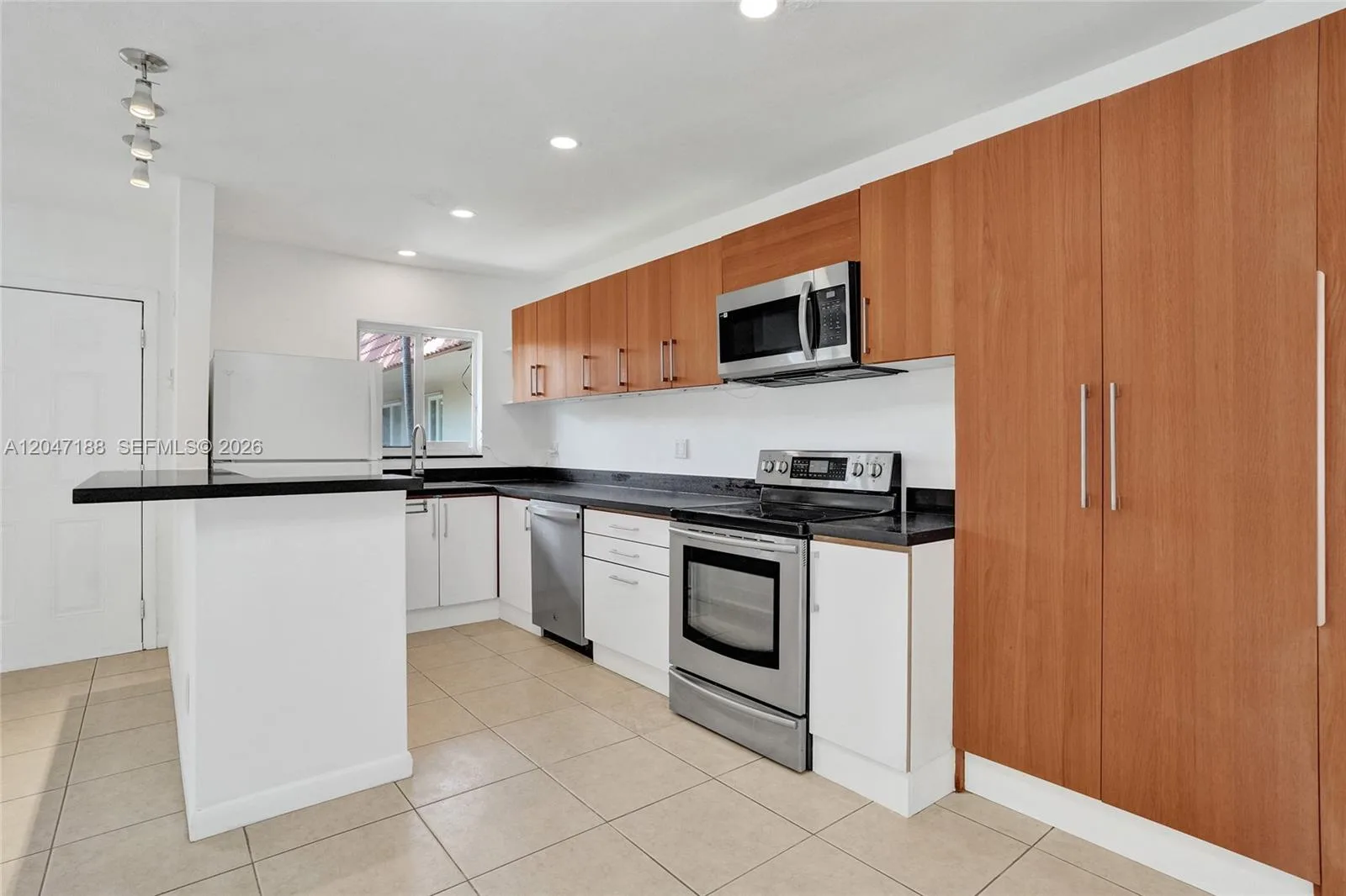 3050 NE 5th Ter # 13, Wilton Manors, FL 33334 photo 12