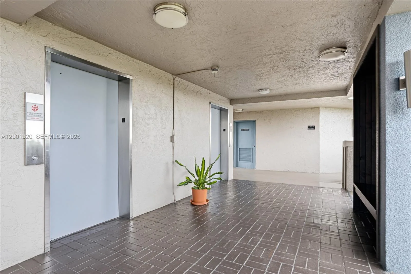 1001 Colony Point Cir # 503, Pembroke Pines, FL 33026 photo 3