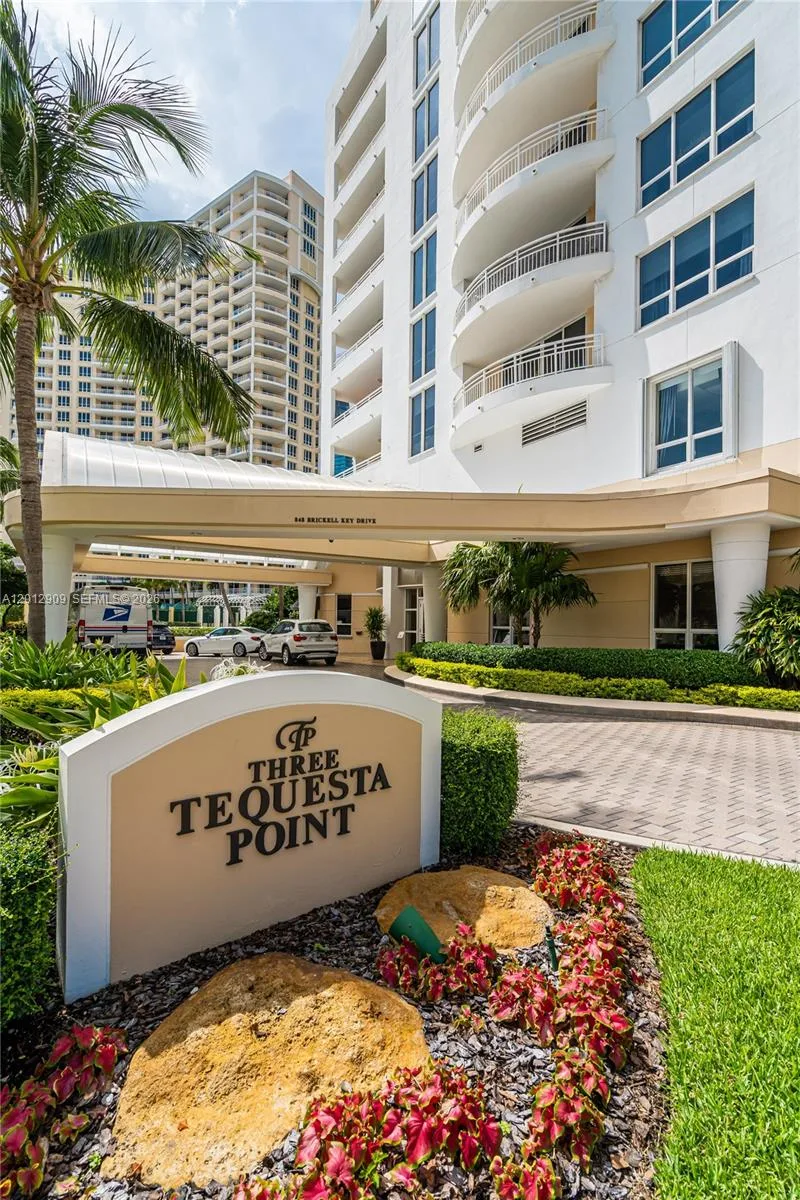 848 Brickell Key Dr # 1903, Miami, FL 33131 photo 4