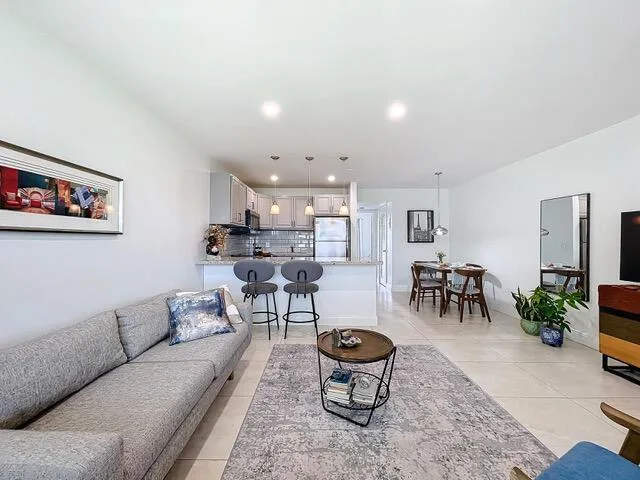 410 Chatham T, West Palm Beach, FL 33417 photo 6