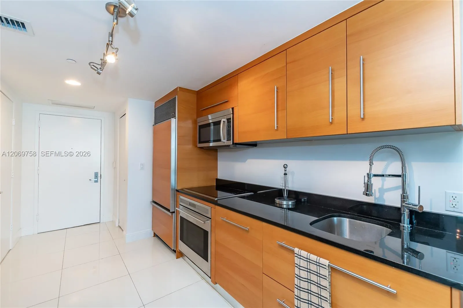 475 Brickell Ave # 2908, Miami, FL 33131 photo 10